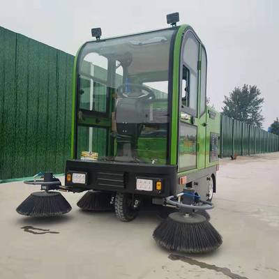 鴻宇全封閉掃地機 廠區道路清潔的電動解決方案