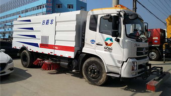 干式掃路車、濕式掃路車與洗掃車 功能特點與應(yīng)用場景詳解